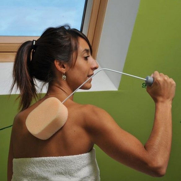 Éponge à long manche pliable